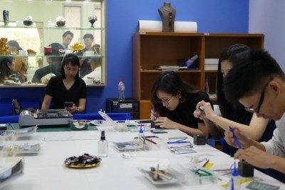 Học viện MDIS đưa môn thiết kế trang sức vào chương trình giảng dạy