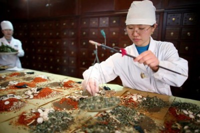 Nguyên Thứ trưởng Bộ Y tế: Thuốc Y học cổ truyền từ thảo dược có an toàn 100%?