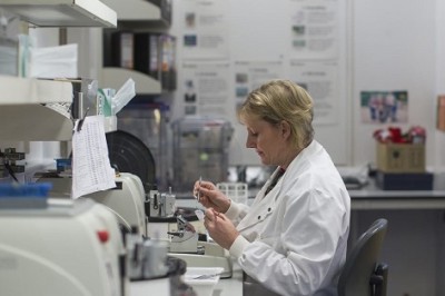 Phương pháp xét nghiệm mọi loại ung thư trong vài phút sắp ra đời