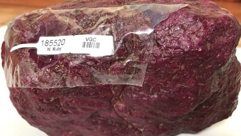 Viên đá ruby gần 3kg được chào bán với giá gần 1,4 triệu đô