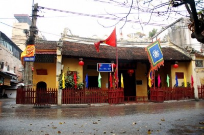 Đền Bạch Mã trấn phía Đông thành Thăng Long