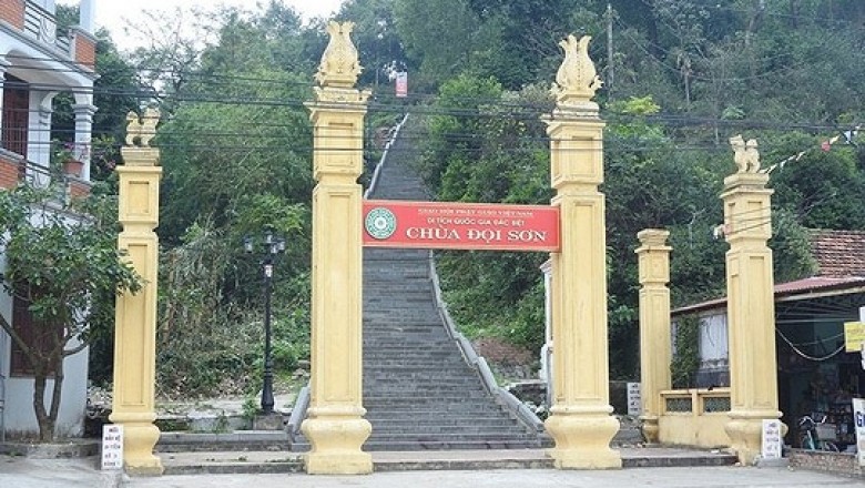 Đến chùa Long Đọi Sơn ngắm tấm bia cổ gần 900 năm tuổi