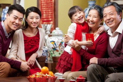 Phụ nữ đã có chồng con ăn Tết nhà nội là truyền thống tốt