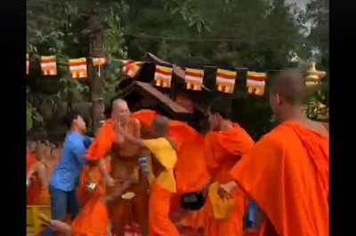 Sự thật về clip các sư đánh nhau tại buổi lễ khất thực tại Thiền viện Phước Sơn- Đồng Nai