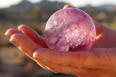 Mách cách chọn và đặt quả cầu phong thủy giúp gia chủ gặp may cả năm, tiền đầy két