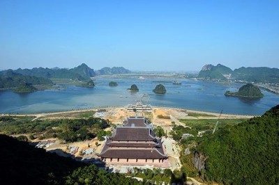 Vì sao khi đọc được lịch sử Chùa Tam Chúc ai cũng muốn đến?