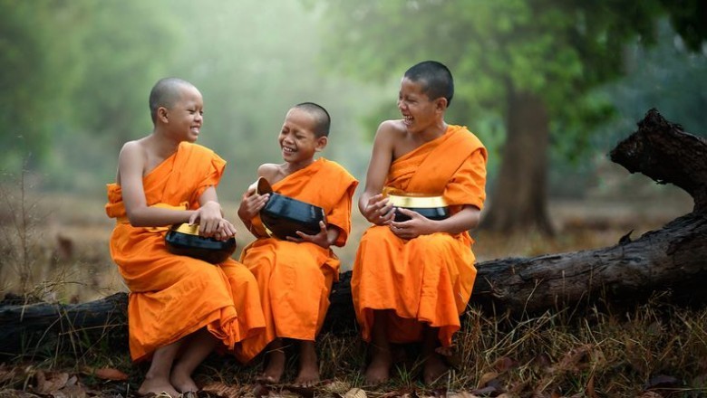 Tại sao y cà sa được chắp vá bằng nhiều miếng vải?