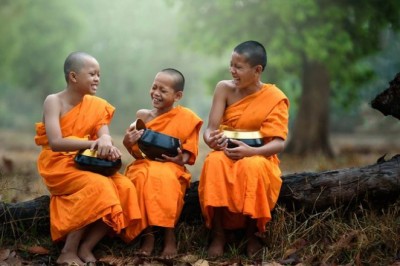 Tại sao y cà sa được chắp vá bằng nhiều miếng vải?