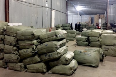 Ba người bị khởi tố vì tội buôn lậu dược liệu