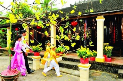 Chọn ai xông nhà, mở hàng để cả năm hồng phát?