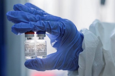 Bộ Y tế đề xuất đặt mua vaccine Covid-19 của Nga