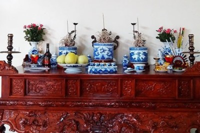 Bàn thờ có 5 dấu hiệu này cảnh báo xui xẻ sắp ập đến
