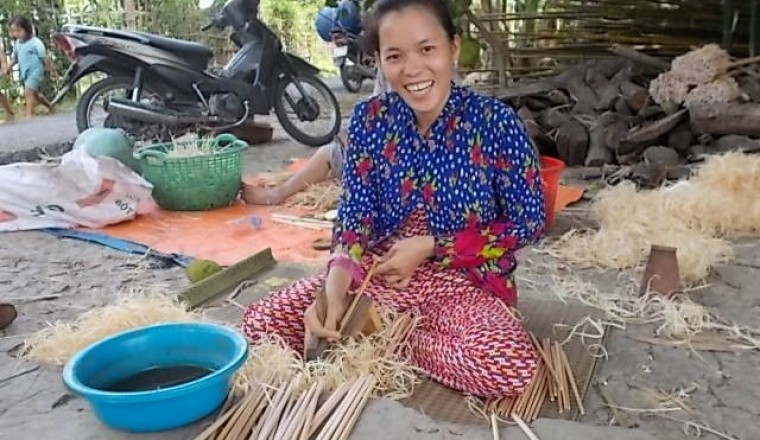 Làng nghề Việt: Nghề làm đũa ở Phụng Sơn