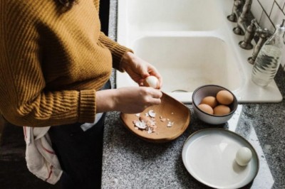 Tại sao Bác Sĩ lại kê cho bệnh nhân ăn 3-4 quả trứng mỗi ngày vào đơn thuốc điều trị Covid-19?