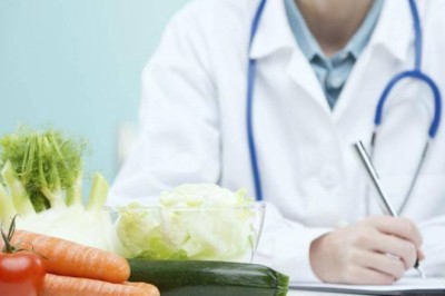 Nghe bác sĩ chuyên khoa nói về việc 'bệnh nhân ung thư tẩm bổ thức ăn sẽ nhanh chết'