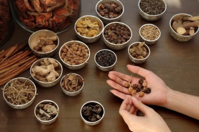 Bài thuốc Đông y hỗ trợ điều trị bệnh quai bị