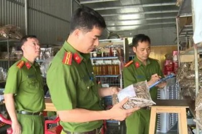 Thu dữ khó bán dược liệu: Mú từn, nấm Linh Chi, thuốc chữa đau dạ dày, thuốc đau xương khớp, viên Hà thủ ô, viên nghệ, thảo dược ngâm chân, hồng sâm, trà gạo lứt huyết rồng...