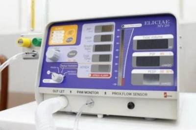 Chuyển 100 máy thở hỗ trợ nước bạn Lào chống dịch COVID-19