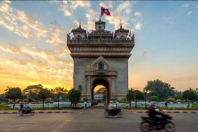 Lào tiếp tục phong tỏa cả nước vì Covid-19