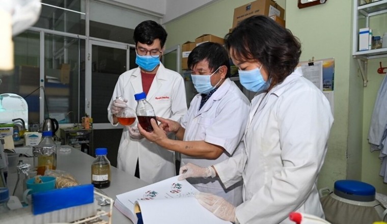 Việt Nam điều chế thành công thuốc điều trị COVID-19 bằng thảo dược