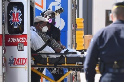 Phát hiện mới: Mắc COVID-19 thể nặng giống bị rắn độc cắn