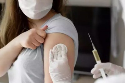 Phản ứng sau tiêm vắc xin Covid-19 giữa nam và nữ khác nhau thế nào?