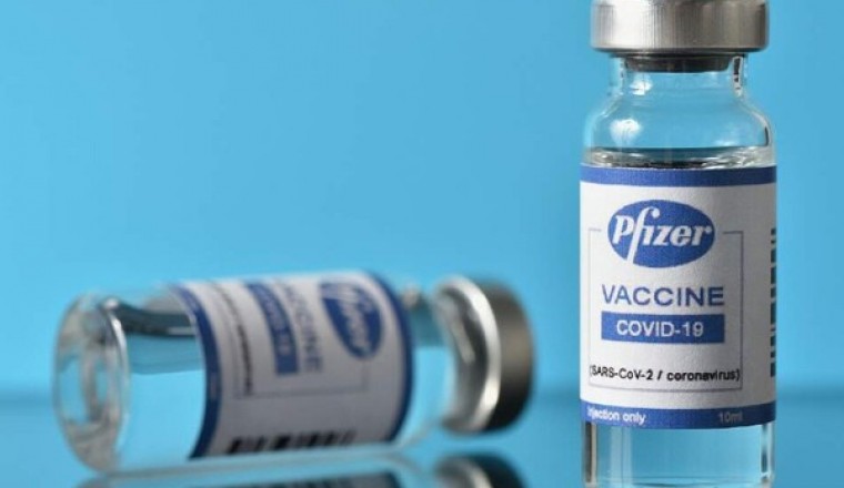 Lý do vắc xin Pfizer ít tác dụng phụ hơn