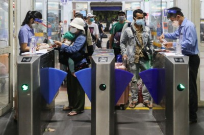 27 người đã tiêm 2 liều vaccine Covid-19 về Hà Nội xét nghiệm dương tính