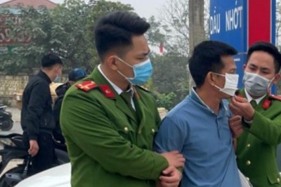 Bắt quả tang đối tượng vận chuyển trái phép cá thể rắn hổ mang chúa