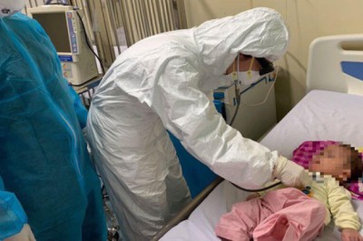 4% trẻ mắc COVID có thể trở nặng, nguy kịch: 8 nhóm trẻ có nguy cơ cao, cha mẹ cần lưu ý