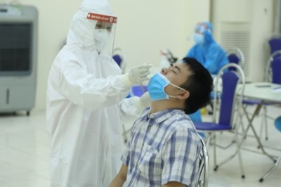 Cách giảm ho đờm, đau họng cho người bệnh F0