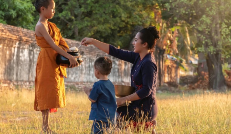 Phật dạy có ba hạng con trai xuất hiện, có mặt ở đời