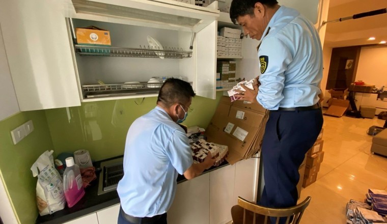 Bắt cả một kho thuốc tây bất hợp pháp tại căn hộ chung cư cao cấp tại đường Lê Văn Lương, Hà Nội