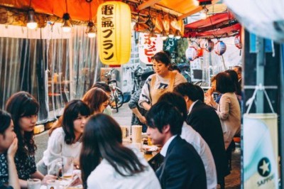 Nhật Bản khuyến khích người dân uống nhiều rượu hơn