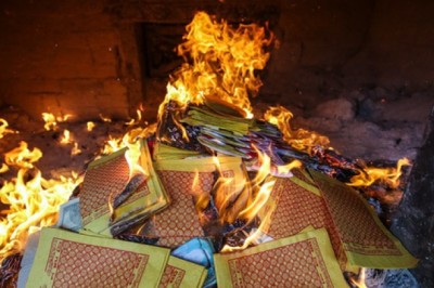 Những điều 'lợi bất cập hại' khi đốt vàng mã