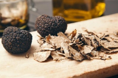 Lão nông đào được 'Nấm đen như đá đen xì tỏa mùi thơm, chuyên gia nói: 1 tỷ chỉ mua được 2 kg