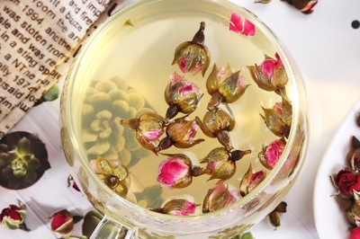 Trà hoa hồng những công dụng là phụ nữ nên dùng hàng ngày rất tốt cho sức khoẻ và sắc đẹp