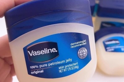 Công dụng ít ai biết của sáp Vaseline