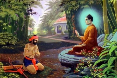 Phàm và Thánh: Sự khác biệt trong giáo lý Phật giáo và con đường đến giác ngộ