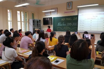GIÁO VIÊN 25 NĂM NÓI THẲNG: NHÌN CÁCH CHA MẸ HỌP PHỤ HUYNH, TÔI ĐOÁN ĐƯỢC TƯƠNG LAI CỦA CON