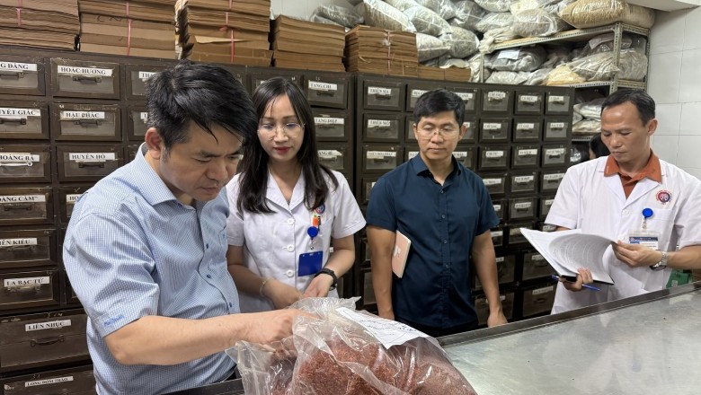 Cảnh báo: Xử lý nghiêm cơ sở bán thuốc cổ truyền không rõ nguồn gốc, hoạt động không phép!