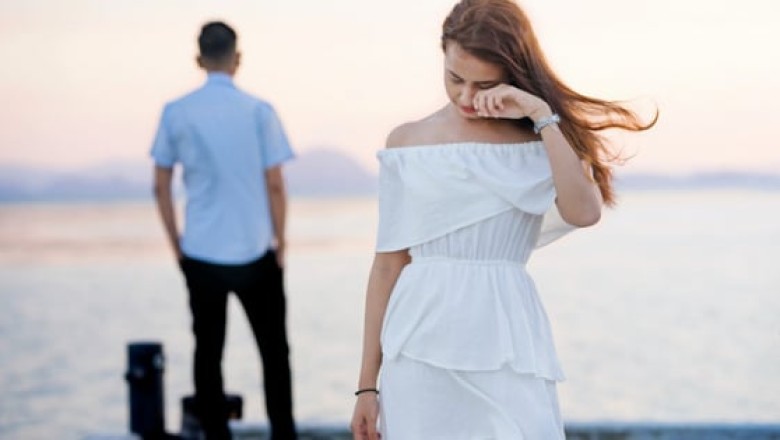 Ly hôn rồi mới hiểu: Ký vào tờ giấy chỉ mất vài phút, học cách sống lại có khi mất vài năm